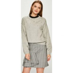 Vero Moda - Sweter. Czarne swetry klasyczne damskie Vero Moda, l, z dzianiny, bez kołnierzyka. W wyprzedaży za 129.90 zł.