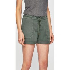 Roxy - Szorty. Zielone szorty damskie Roxy, bez wzorów, z bawełny, casualowe. W wyprzedaży za 159.90 zł.