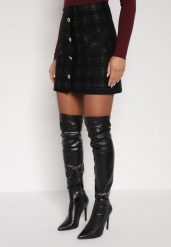 Czarna Spódnica z Wiskozą Zdobiona Guzikami i Metaliczną Nicią Sewsela. Czarne spódniczki damskie Born2be, m, z aplikacjami, z wiskozy, eleganckie, mini, dopasowane. Za 99.99 zł.