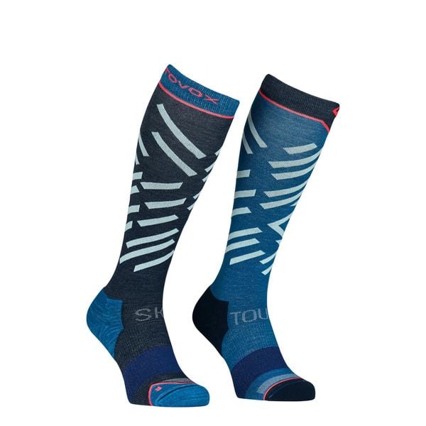Skarpety skiturowe damskie Ortovox Ski Tour Long Socks. Zielone skarpetki damskie ORTOVOX, bez wzorów. Za 161.99 zł.