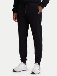 EA7 Emporio Armani Spodnie dresowe 7M002203 AF27189 MC004 Czarny Slim Fit. Czarne spodnie dresowe męskie EA7 Emporio Armani, bez wzorów, z bawełny. Za 529.99 zł.