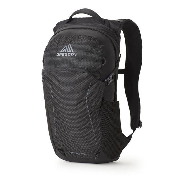 Plecak turystyczny Gregory Nano 18L. Czarne plecaki damskie Gregory, bez wzorów, z materiału, wakacyjne. Za 289.99 zł.