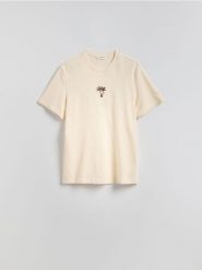 T-shirt regular z aplikacją - złamana biel. T-shirty męskie Reserved, l, z aplikacjami, z bawełny, bez kołnierzyka. W wyprzedaży za 49.99 zł.