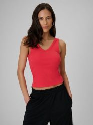 4F Top slim z prążkowanej dzianiny damski - czerwony L. Czerwone topy damskie 4f, l, bez wzorów, z bawełny, bez kołnierzyka. Za 59.99 zł.