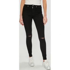 Tally Weijl - Jeansy. Czarne jeansy damskie TALLY WEIJL, z podwyższonym stanem. W wyprzedaży za 79.90 zł.