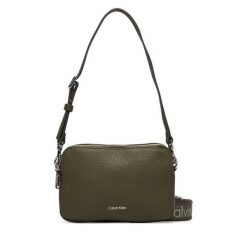 Torebka Calvin Klein. Zielone listonoszki damskie CALVIN KLEIN, bez wzorów, bez dodatków. Za 409.99 zł.