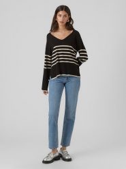 Vero Moda Sweter w kolorze czarnym rozmiar: M. Czarne swetry klasyczne damskie Vero Moda, m, z wiskozy, bez kołnierzyka. Za 57.20 zł.