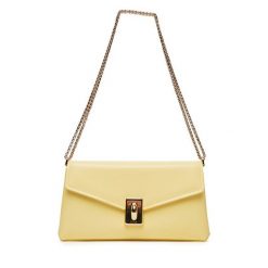 Torebka Furla. Żółte torebki klasyczne damskie Furla, bez wzorów, wizytowe, bez kołnierzyka, bez ramiączek. Za 1,179.00 zł.