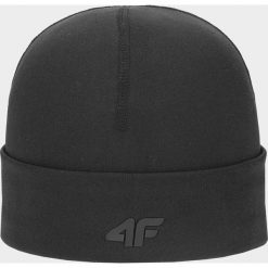 Czapka do biegania uniseks CAF101 - głęboka czerń. Czapki męskie 4f, bez wzorów, z dzianiny, sportowe. Za 69.99 zł.