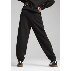 Damskie wygodne spodnie dresowe z wysokim stanem HER PUMA Black. Czarne spodnie sportowe damskie Puma, s, z dresówki, na fitness i siłownię. W wyprzedaży za 134.00 zł.