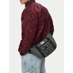 Torebka Billabong. Szare torebki klasyczne damskie Billabong, bez wzorów, bez dodatków. Za 59.99 zł.