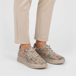 Półbuty damskie Vinceza, cholewka skóra naturalna licowa z nadrukiem sznurowanie uzupełnione bocznym zamkiem perforowane detale miękka linia noska po. Brązowe półbuty damskie VINCEZA, bez wzorów, ze skóry, bez obcasa, na płaskiej podeszwie. Za 179.00 zł.