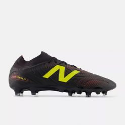 Buty piłkarskie New Balance Tekela Pro Low FG V5 MP1. Buty sportowe na co dzień damskie New Balance, bez wzorów, do biegania. Za 627.35 zł.