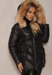 Czarna Trapezowa Kurtka z Pikowanymi Przeszyciami i Kapturem z Odpinanym Futrem Deoiala. Czarne kurtki damskie Renee, l, bez wzorów, z jeansu. Za 199.99 zł.