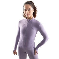 Damska ultralekka kurtka treningowa Fitness Siroko Nusa. Fioletowe kurtki do biegania damskie SIROKO, xs, bez wzorów, z materiału, bez kaptura. Za 169.00 zł.