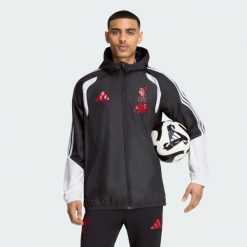 Kurtka Liverpool FC 26/27 Tiro All Weather. Czarne kurtki męskie Adidas, uniwersalny, bez wzorów, z materiału, eleganckie, bez kaptura. Za 439.00 zł.