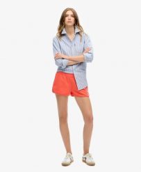 Superdry Szorty Sports Tech Racer z dzianiny interlock – HOT CORAL. Brązowe szorty damskie Superdry., bez wzorów, z bawełny, sportowe. Za 184.90 zł.