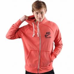 Bluza sportowa męska Nike 523994657. Czerwone bluzy sportowe męskie Nike, bez wzorów, sportowe, bez kołnierzyka, bez ramiączek. Za 286.00 zł.