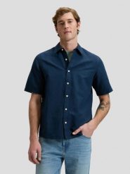 MESKA KOSZULA LEE SS SHIRT RIVET NAVY 112376564. Niebieskie koszule męskie Lee, m, bez wzorów, bez kołnierzyka, bez ramiączek. Za 99.99 zł.