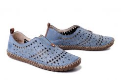 RIEKER M2852-12 blue, półbuty damskie. Niebieskie półbuty damskie Rieker, w ażurowe wzory, z gumy, bez obcasa. Za 329.90 zł.