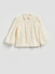 Koszula z haftem - złamana biel. Koszule damskie Reserved, l, bez wzorów, z bawełny, bez kołnierzyka, bez ramiączek. Za 179.99 zł.