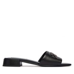 Klapki KARL LAGERFELD. Czarne klapki damskie Karl Lagerfeld, bez wzorów, bez obcasa. Za 631.99 zł.