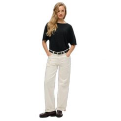 T-shirt damski z opadającymi ramionami Superdry Studios. Czarne t-shirty damskie Superdry., bez wzorów, bez kołnierzyka. Za 110.70 zł.