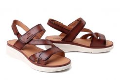 JOSEF SEIBEL 76405 205 370 Sevran 05 cognac, sandały damskie. Brązowe sandały damskie Josef Seibel, bez wzorów, ze skóry, bez obcasa. Za 389.90 zł.