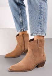 Brązowe Botki Kowbojki z Ekozamszu na Niskim Słupku Nevelita. Brązowe botki damskie Born2be, z jeansu, eleganckie, bez obcasa, na obcasie, bez zapięcia. Za 149.99 zł.