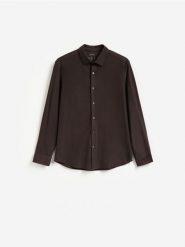 Gładka koszula slim fit - ciemnobrązowy. Brązowe koszule męskie Reserved, l, bez wzorów, z bawełny, bez kołnierzyka, bez ramiączek. Za 129.99 zł.