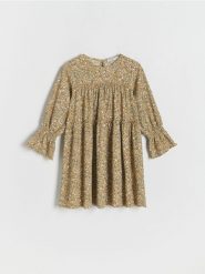 Sukienka w kwiaty - wielobarwny. Sukienki dziewczęce Reserved, bez wzorów, z dzianiny, bez ramiączek. W wyprzedaży za 35.99 zł.