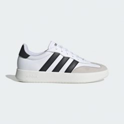 Buty Barreda. Białe buty trekkingowe męskie Adidas, ze skóry, bez zapięcia, trekkingowe. Za 279.00 zł.