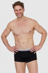 EMPORIO ARMANI Czarne bokserki z logo 3 pack. Czarne bokserki męskie Emporio Armani, bez wzorów, z bawełny. W wyprzedaży za 149.99 zł.