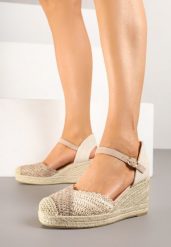 Ciemnobeżowe Sandały w Stylu Espadryli na Plecionym Koturnie Anniviora. Brązowe sandały damskie Born2be, bez wzorów, bez obcasa, na koturnie. Za 119.99 zł.