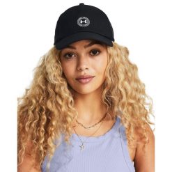 Regulowana czapka baseballowa damska Under Armour ArmourVent. Białe czapki z daszkiem damskie Under Armour, bez wzorów, z tkaniny. Za 125.00 zł.