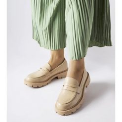 Zielone eleganckie mokasyny Puccianiello. Zielone mokasyny damskie z gumy. Za 118.17 zł.