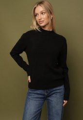 Czarny Sweter z Wełną i Wiskozą o Prostym Fasonie z Półgolfem Giolera. Czarne swetry klasyczne damskie Born2be, s, z wełny, bez kołnierzyka. Za 119.99 zł.