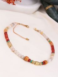 Charlize Pozłacany naszyjnik z kamieniami ozdobnymi i agatami - dł. 45 cm rozmiar: onesize. Czerwone naszyjniki damskie Charlize, pozłacane. Za 82.83 zł.