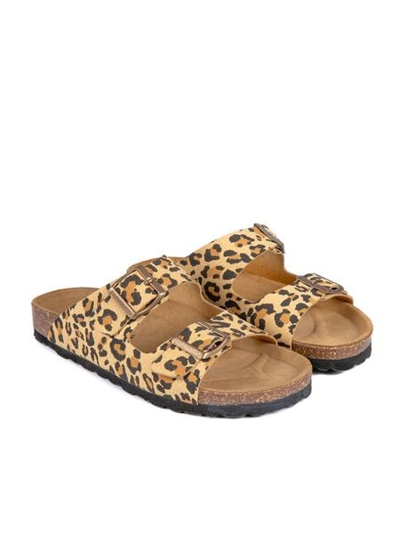 BABUNKERS Family Klapki w kolorze jasnobrązowym rozmiar: 38. Brązowe klapki damskie BABUNKERS Family, bez wzorów, bez obcasa. Za 130.99 zł.