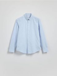 Strukturalna koszula regular fit - jasnoniebieski. Niebieskie koszule męskie Reserved, l, bez wzorów, z bawełny, bez kołnierzyka, bez ramiączek. W wyprzedaży za 69.99 zł.