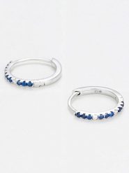 ATELIER DU DIAMANT Złote kolczyki-kreole "Ciel Etoile" z diamentami rozmiar: onesize. Niebieskie kolczyki damskie ATELIER DU DIAMANT, z diamentem, złote. Za 1,043.99 zł.