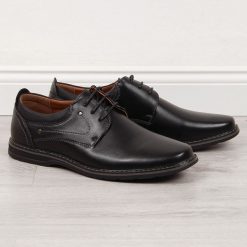 Półbuty męskie wizytowe czarne News. Czarne buty wizytowe męskie NEWS, ze skóry ekologicznej, bez zapięcia. Za 139.99 zł.