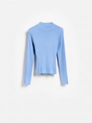Sweter z dodatkiem wiskozy - jasnoniebieski. Niebieskie swetry klasyczne damskie Reserved, l, z bawełny, bez kołnierzyka. Za 109.99 zł.