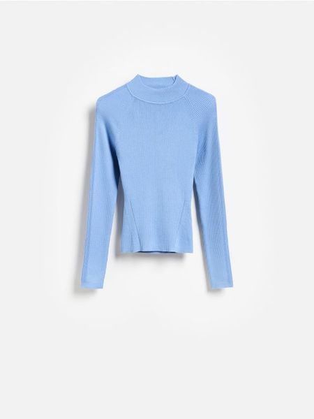 Sweter z dodatkiem wiskozy - jasnoniebieski. Niebieskie swetry klasyczne damskie Reserved, l, z bawełny, bez kołnierzyka. Za 109.99 zł.