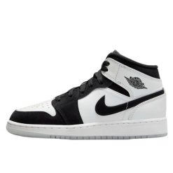 Buty do chodzenia dla dorosłych Air Jordan 1 Mid Diamond Shorts. Czarne szorty męskie Jordan, na zimę, bez wzorów, z materiału, klasyczne. Za 863.55 zł.