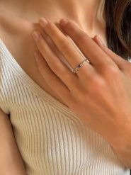 Les Petites Précieuses Srebrny pierścionek z kamieniami szlachetnymi rozmiar: 56. Niebieskie pierścionki damskie Les Petites Précieuses, z cyrkonią, srebrne. Za 108.99 zł.