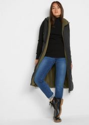 Kamizelka pikowana dwustronna, z kapturem, z poliestru z recyklingu. Czarne kamizelki damskie bonprix. Za 219.99 zł.