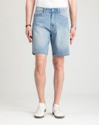 Męskie Spodenki Jeansowe Marcus Justin 2236 Shorts Light Blue Snow 2-7000166. Białe szorty męskie MARCUS, bez wzorów, z jeansu. W wyprzedaży za 59.99 zł.