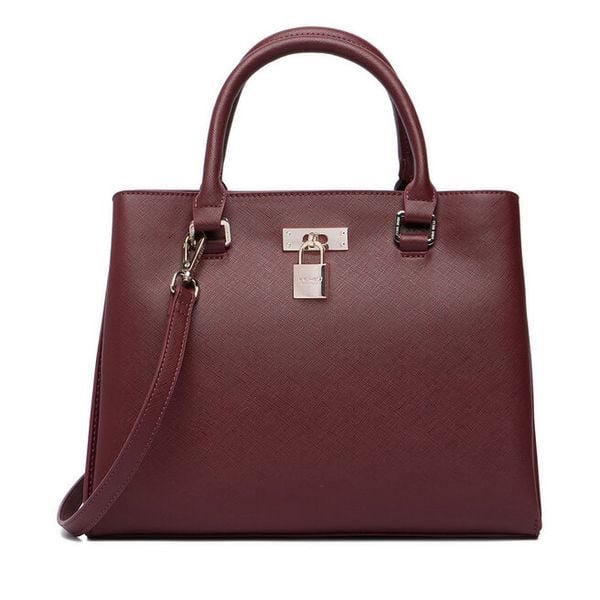 Torebka Nine West. Czerwone torebki klasyczne damskie Nine West, bez wzorów, bez dodatków. Za 299.99 zł.