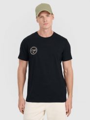 4F T-shirt regular z nadrukiem męski - czarny S. Czarne t-shirty męskie 4f, m, bez wzorów, z bawełny, bez kołnierzyka. W wyprzedaży za 39.99 zł.